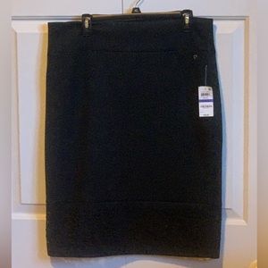 Ladies Thalia Sodi Scuba Skirt.